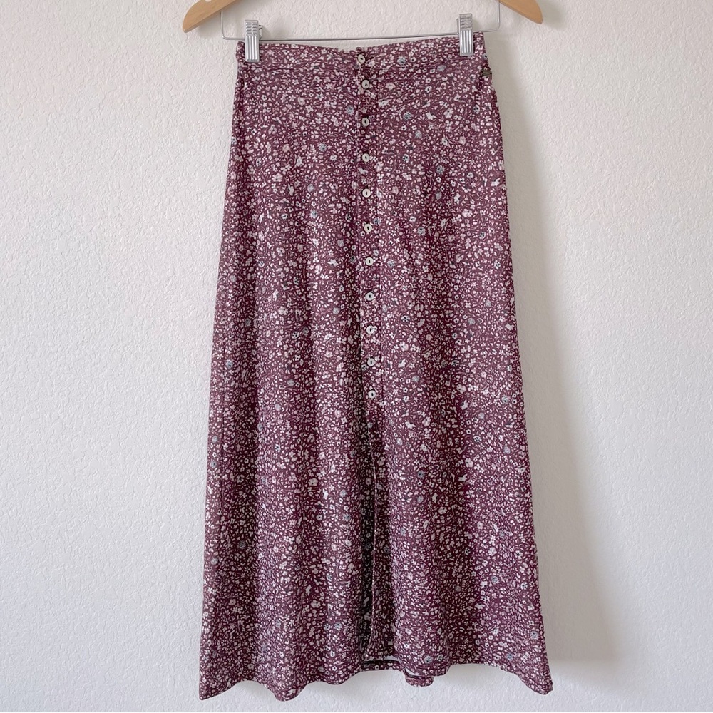 Pull&Bear Floral Maxi Skirt in Dusty Rose with White Print